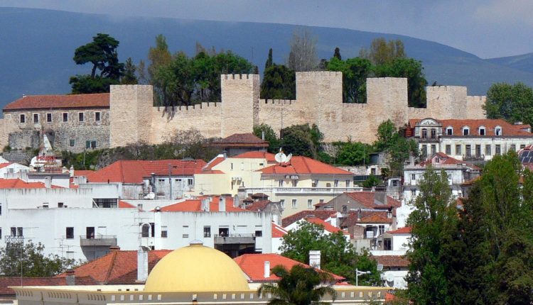 Castelo de Torres Novas cropped