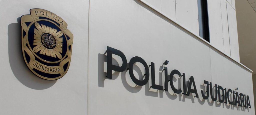 Logotipo GF novo edificio entrada