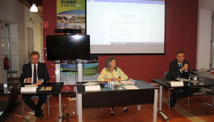 mesa presidencia 6178237d61a21