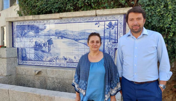 CMOleiros antigo bebedouro Artista Rosa Adonso e Vice Presidente Miguel Marques