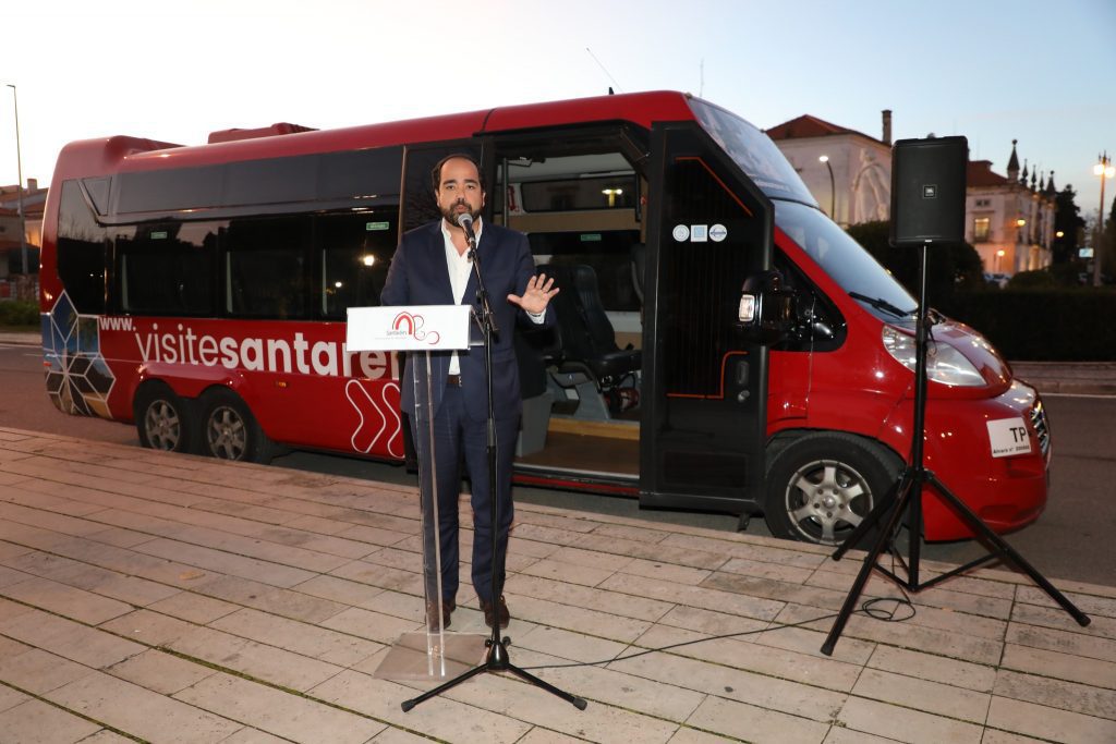 MINIBUS