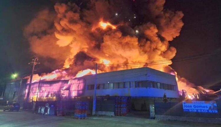 Polícia Judiciária foi acionada para proceder as investigações e determinar as causas do incêndio