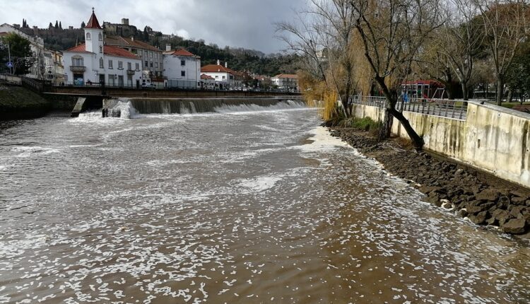 Para acabar com a poluição no rio Nabão são precisos 19 milhões de euros