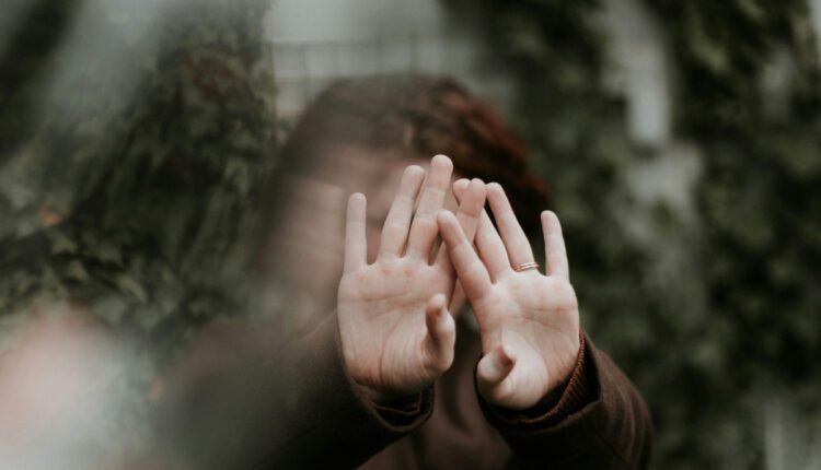 Mulher raptada e violada por não devolver dinheiro de negócio, em Samora Correia