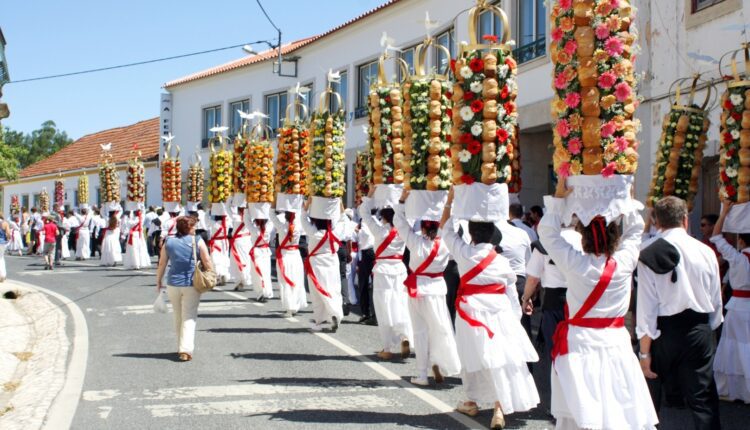 Carregueiros vai engalanar-se para a Festa em Honra do Divino Espírito Santo