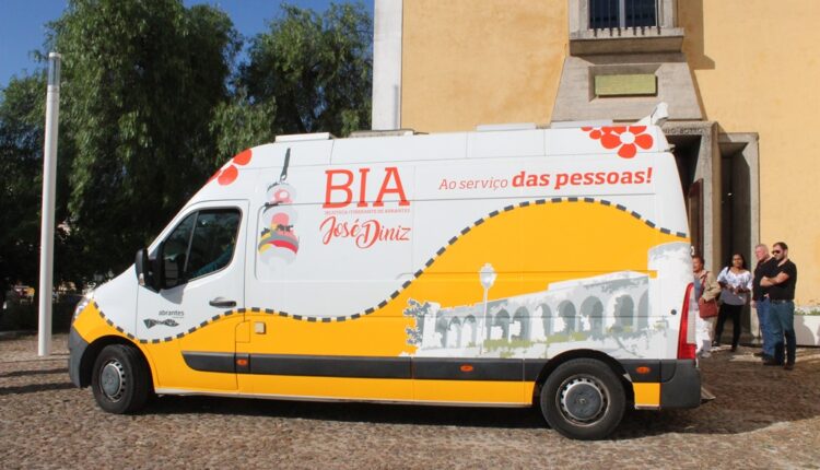 Há mais de 10 anos que uma biblioteca itinerante leva cultura e vários serviços às populações rurais do concelho de Abrantes