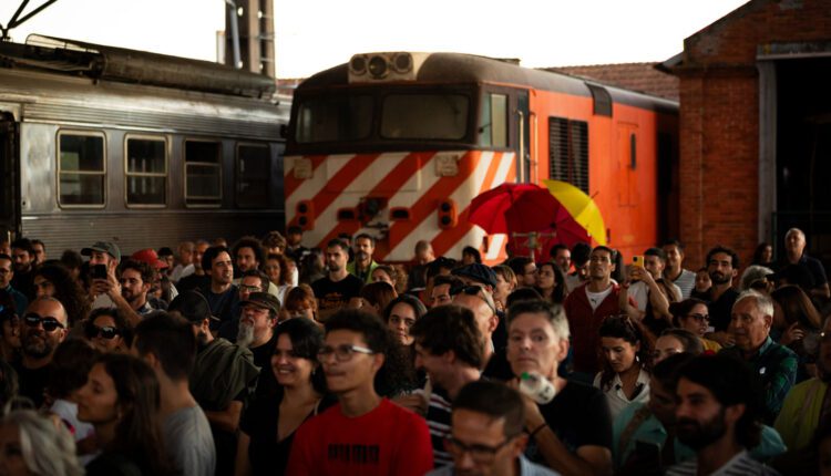 Festival Vapor apresenta espetáculos de rua, cinema e projetos com a comunidade