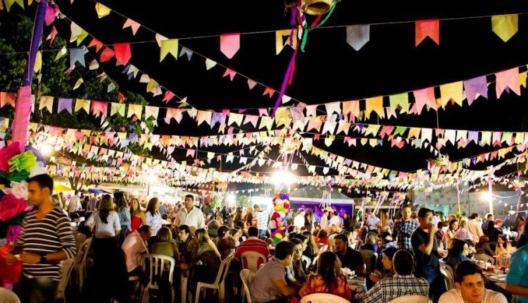 Quem vai mais a festas e festarolas, os candidatos do PS ou do PSD?