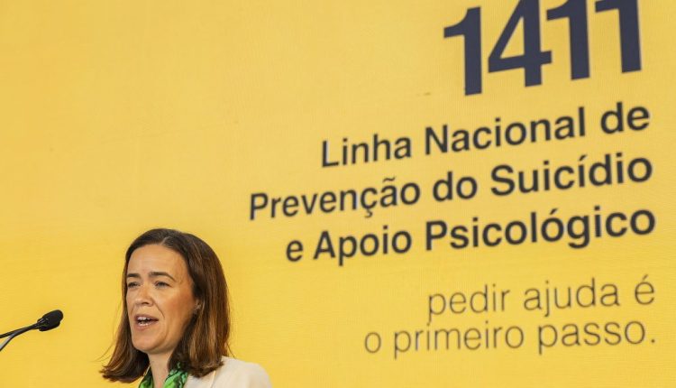 Nova linha para prevenir o suicídio entrou hoje em funcionamento