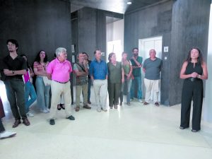 Alunos e professores presentes no dia da inauguração