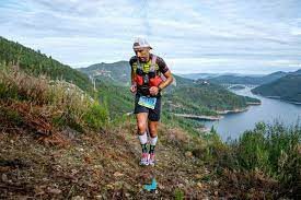 Cada vez mais está na moda a corrida, seja através de trilhos, pequenas corridas ou de maratonas, aliando a sua importância ao bem-estar, saúde, forma física e espírito competitivo.