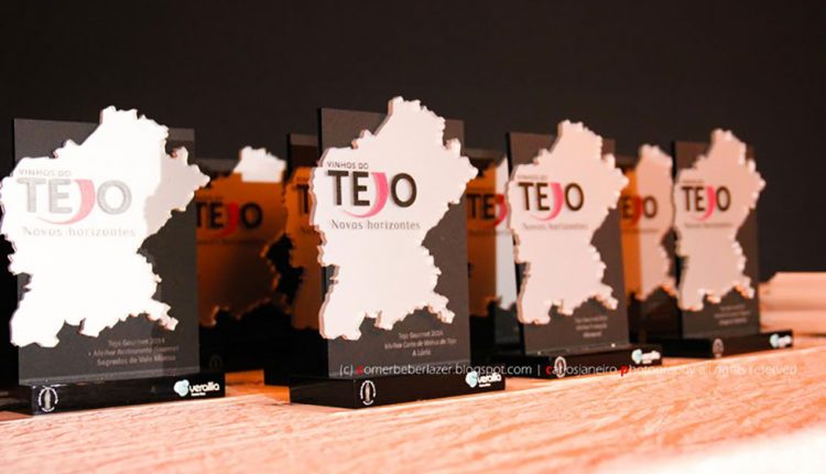 Placas a atribuir aos premiados