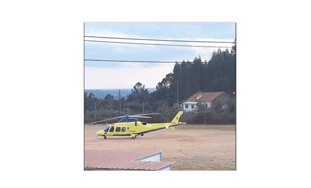 Helicóptero do INEM foi acionado para transportar vitima de acidente de trabalho na Levegada - Serra