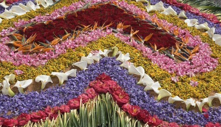 Olalhas mostra arte na decoração das ruas para o culto do Senhor dos Passos