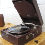 Linhaceira inaugura museu e coloca-se na vanguarda da história da rádio