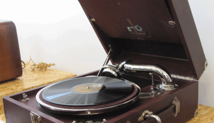 Linhaceira inaugura museu e coloca-se na vanguarda da história da rádio