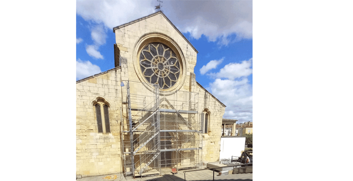 Começaram hoje as obras de conservação no Pórtico da Igreja de Santa Maria dos Olivais
