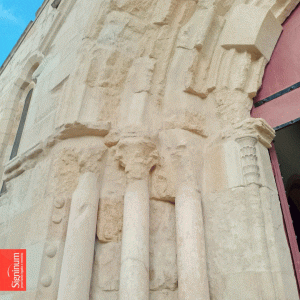 Já estão concluídas as obras de conservação do pórtico da Igreja de Santa Maria dos Olivais