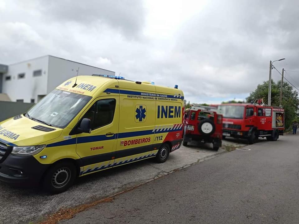 Incêndio em garagem na Charneca da Peralva