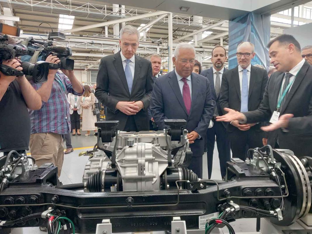 António Costa assistiu hoje no Tramagal ao lançamento do novo eCanter – veículo 100% elétrico