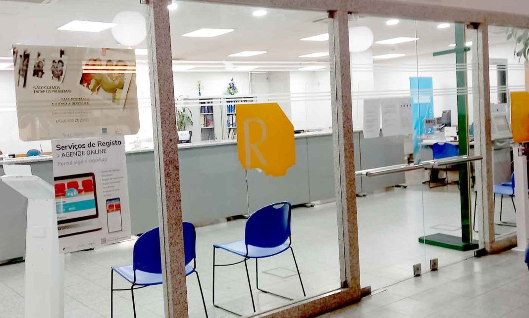 Conservatória do Registo Civil de Tomar a funcionar só com uma funcionário