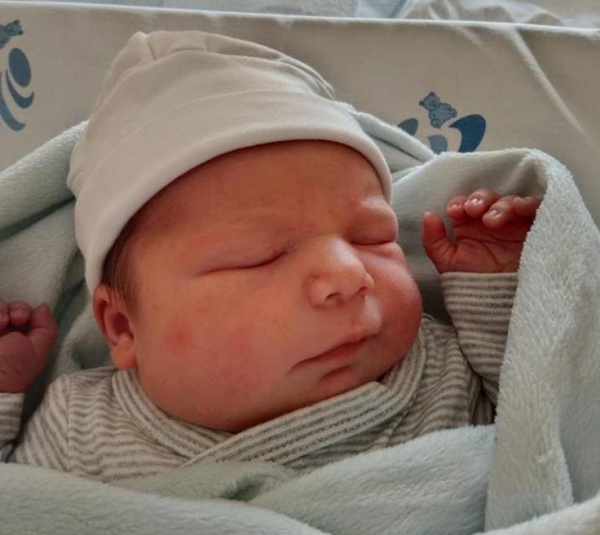 Primeiro bebé do Ano 2022 nasceu em Abrantes e os pais são da Longra – Tomar
