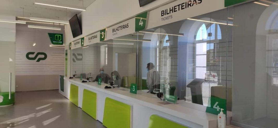 CP modernizou a sala de bilheteiras da Estação Ferroviária do Entroncamento