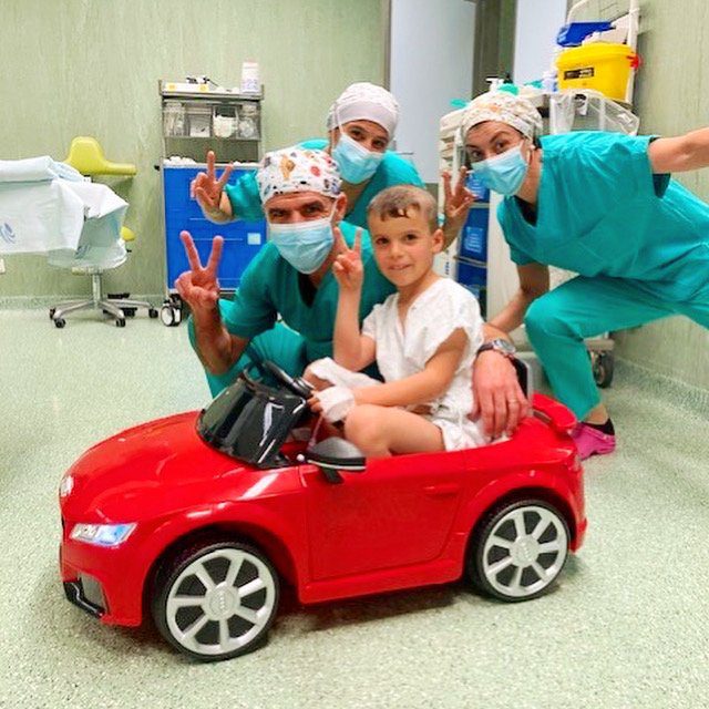 CHMT: Crianças submetidas a cirurgia são transportadas até ao bloco operatório ao volante de um Audi TT