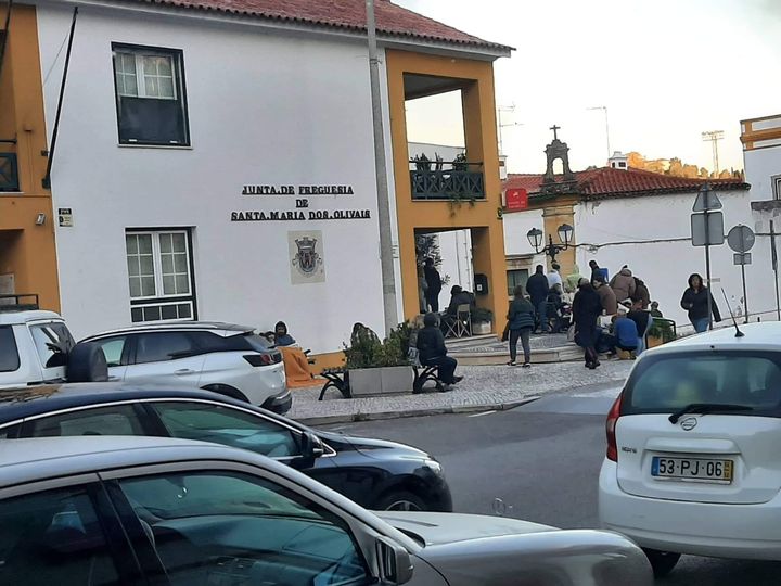 Abertura das inscrições para a Festa dos Tabuleiros gera fila na Junta Urbana de Tomar