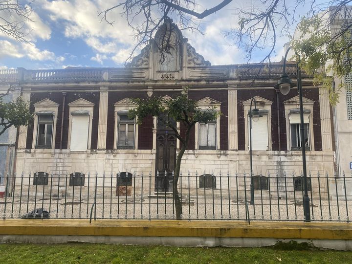 Câmara de Almeirim aprova comprar “Casa do Sacristão”