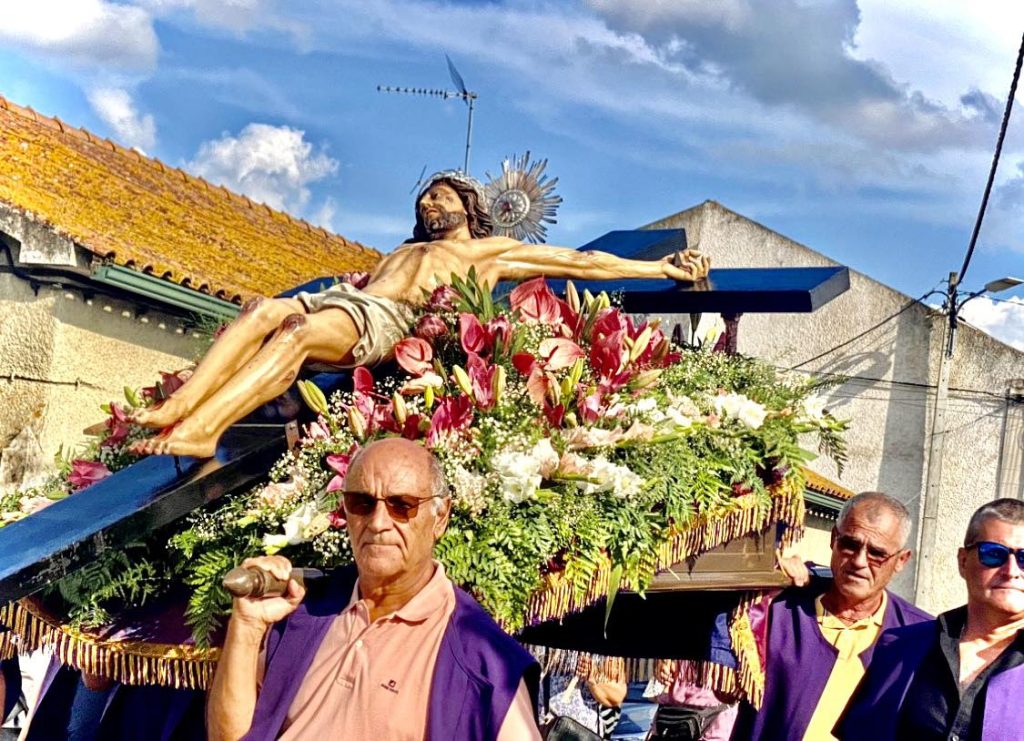 Confraria do Senhor Jesus das Necessidades convida fiéis e visitantes a participarem na procissão