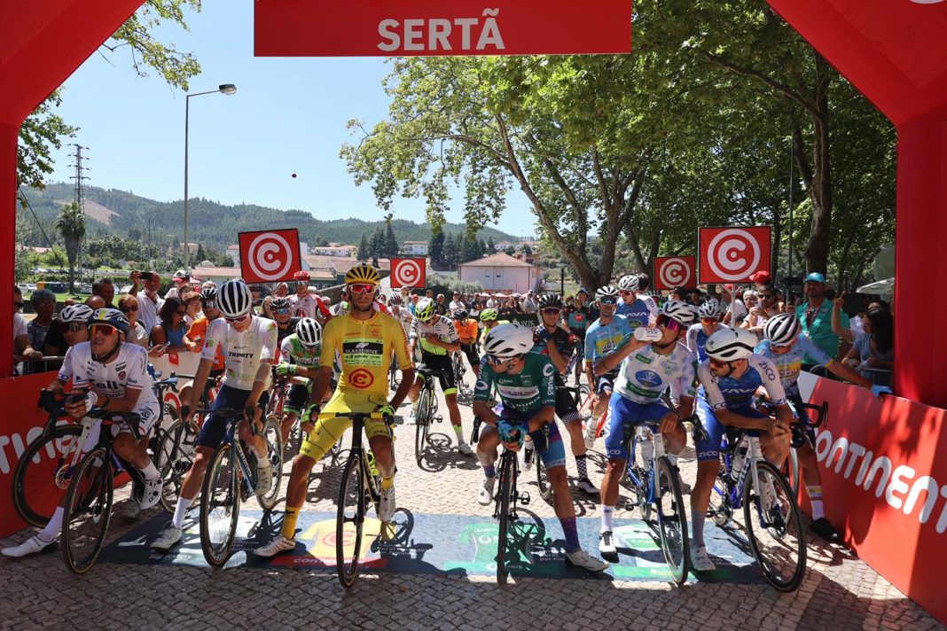 Ciclismo: Etapa Rainha partiu da Sertã – 83.ª Volta a Portugal