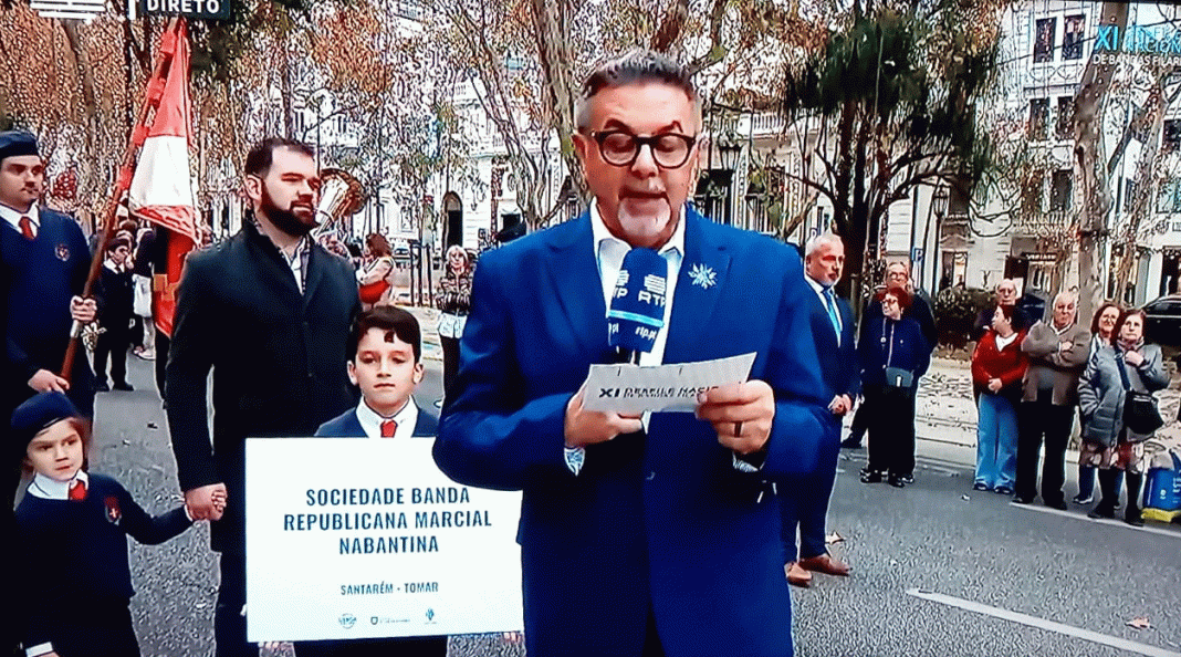 Banda da Nabantina desfila na Avenida da Liberdade, em Lisboa