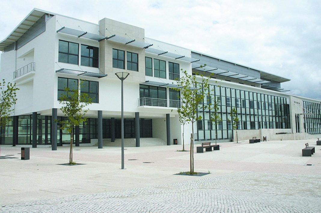 Câmara de Ourém abre concurso para 21 postos de trabalho