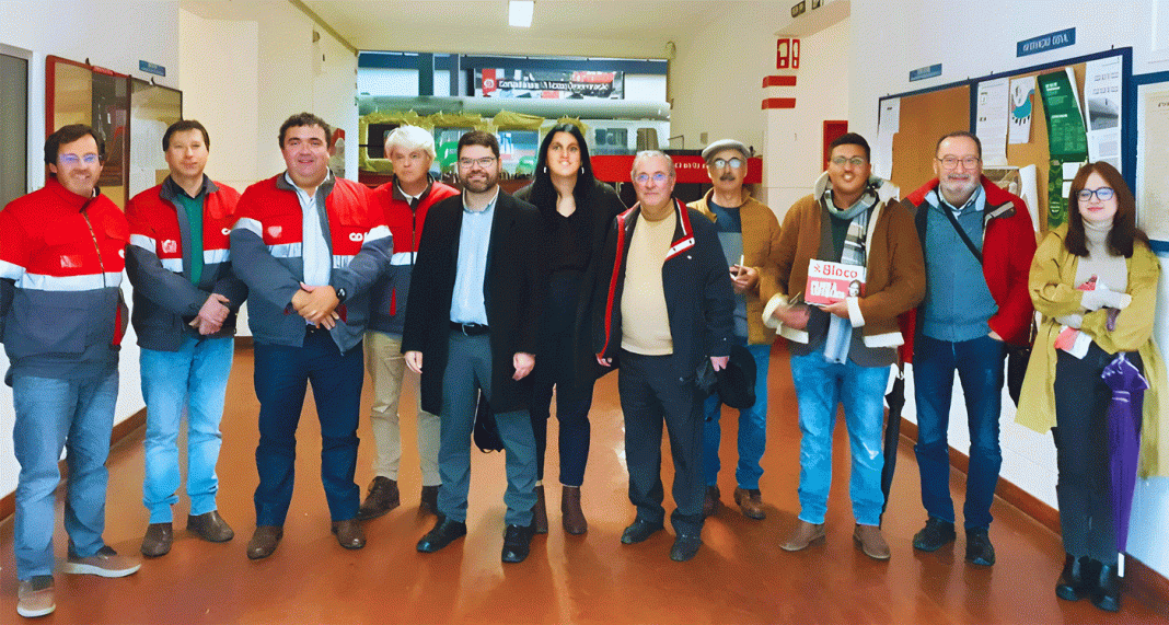 Bruno Góis, cabeça de lista do BE pelo distrito de Santarém, visitou as Oficinas da CP, no Entroncamento