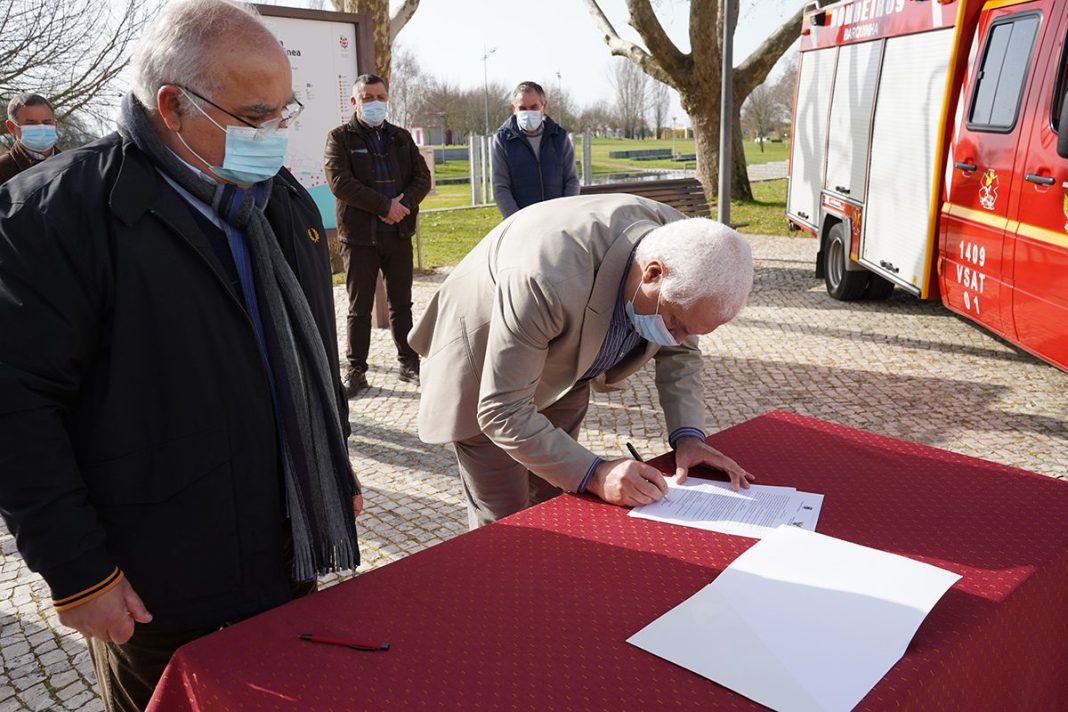 Município da Barquinha e bombeiros renovam protocolo de colaboração