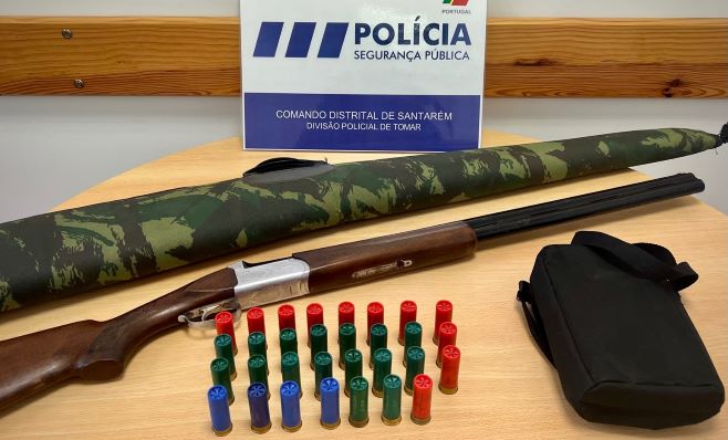PSP de Tomar deteve homem de 53 anos na posse de arma proibida