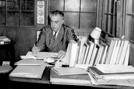 Sabe quem foi João Miguel dos Santos Simões e o que fez em Tomar?