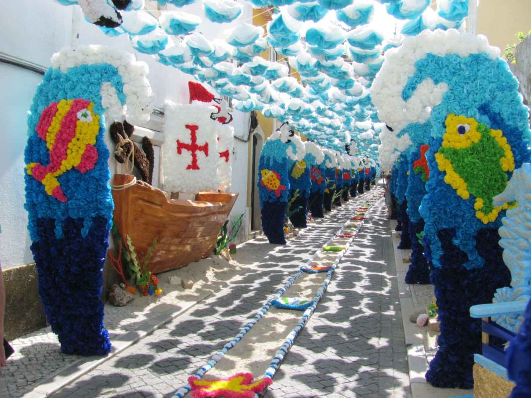 Ruas ornamentadas mostram quanto os tomarenses «amam» a sua Festa