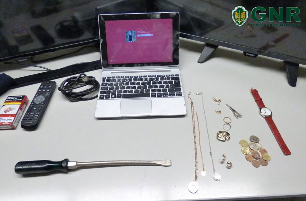 GNR deteve três indivíduos por furtos em residência em Rio Maior