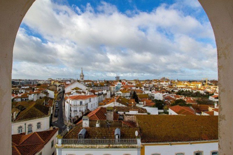 Santarém volta a liderar na criação de empresas em maio