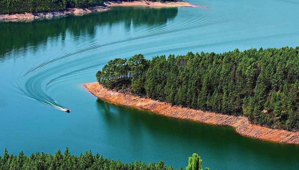 AETCB lança comunicado sobre painéis fotovoltaicos, nível baixo da cota de água e Plano Ordenamento da Albufeira