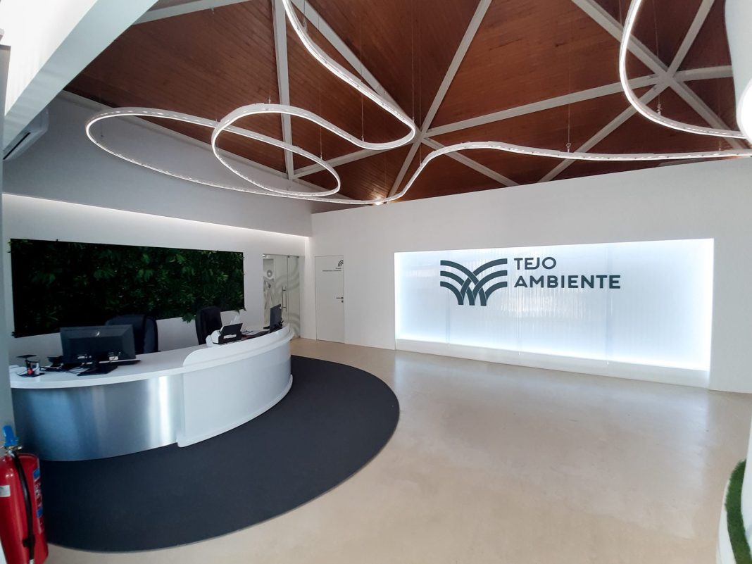 d727e1 85e6c7ee7cdd4cda819aba5ab06940f2mv2