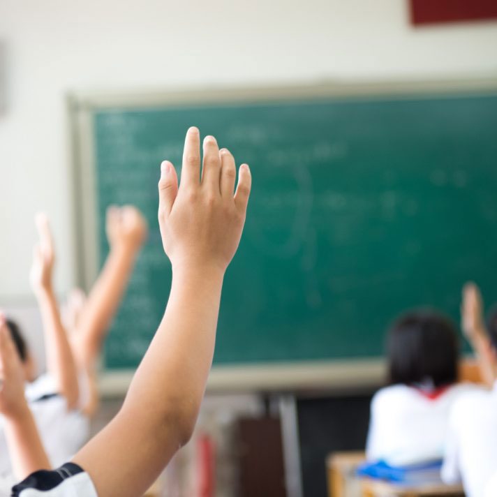 Misericórdia de Tomar quer contratar Enfermeiro(a) escola aula shutterstock 157595678 712x712