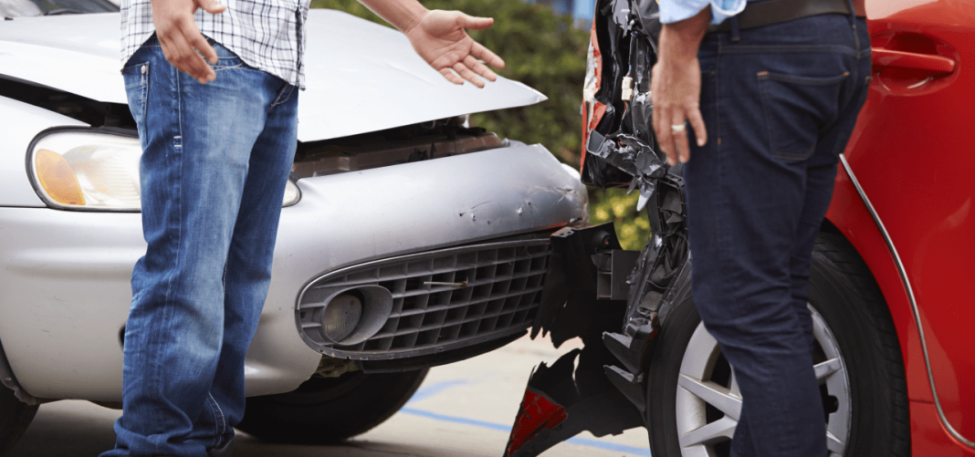 PJ deteve dois indivíduos que simulavam acidente de viação e imputavam aos condutores a responsabilidade do sinistro