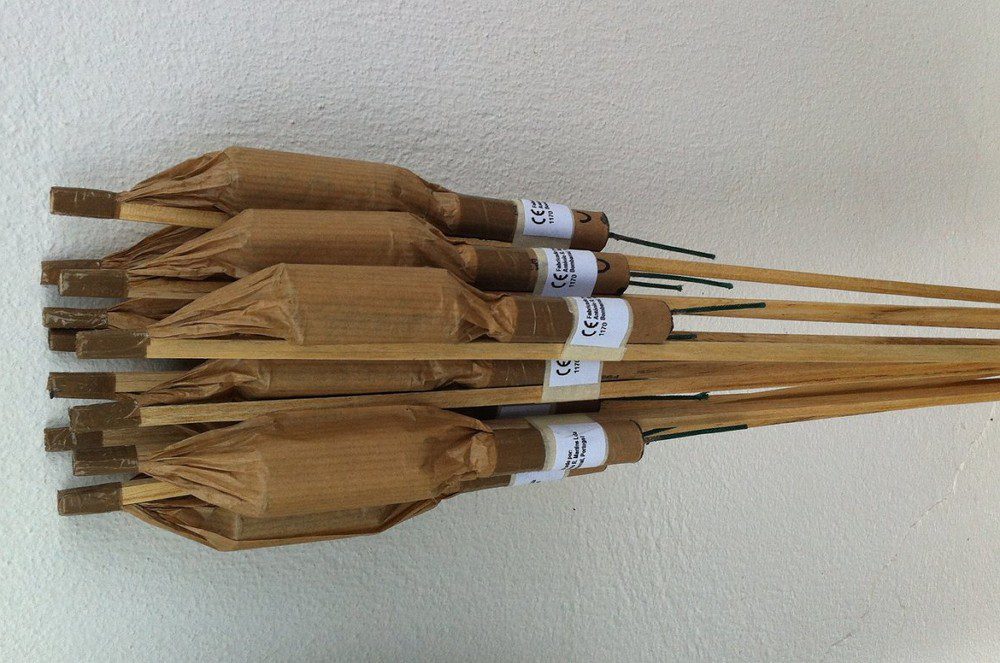 Explosão de caixa de foguetes provoca ferimentos em quatro pessoas