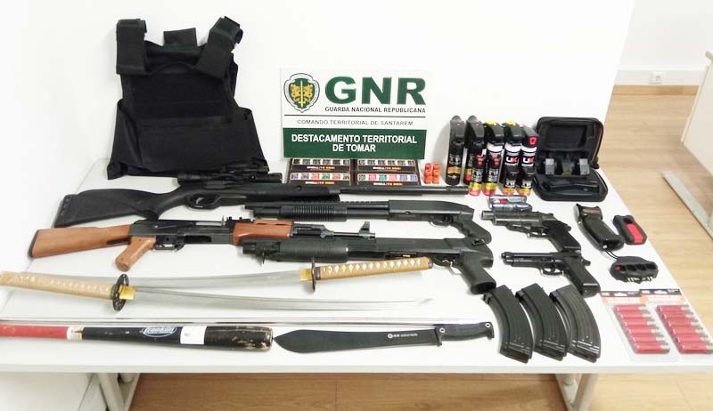 GNR deteve homem pela posse de grande quantidade de armas proibidas
