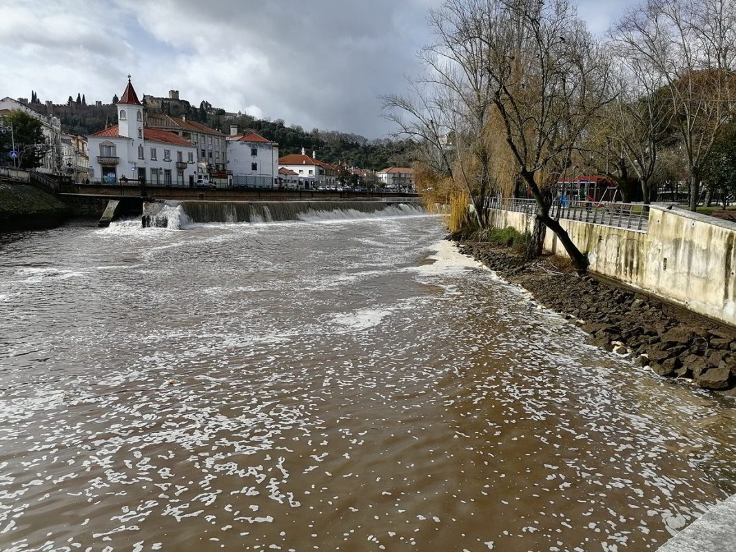 Para acabar com a poluição no rio Nabão são precisos 19 milhões de euros