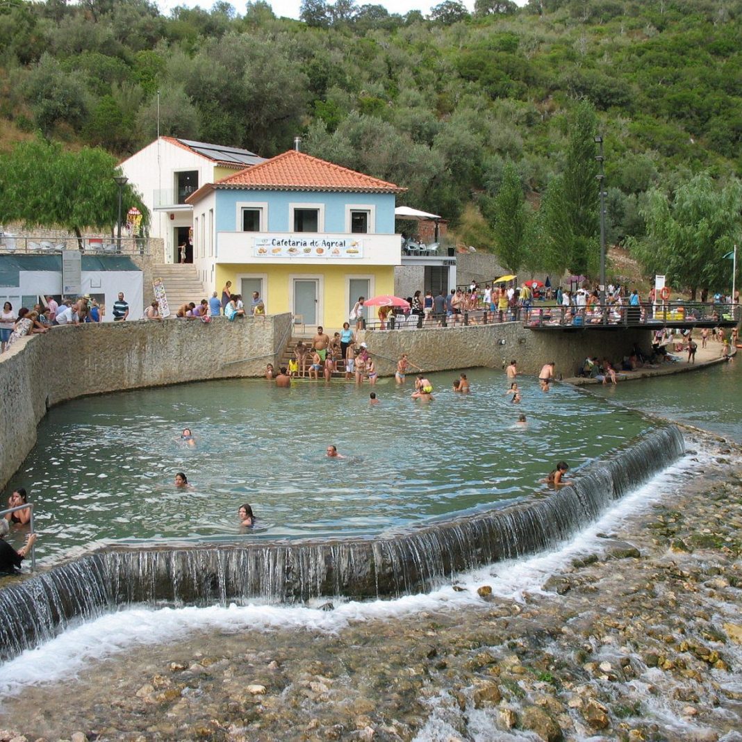 Ourém aprova melhorias na praia fluvial do Agroal entre as quais a construção de uma piscina para crianças