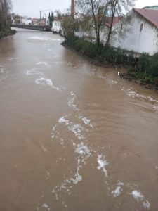 Rio Nabão em dia de chuva